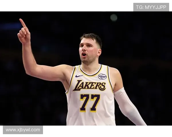 东契奇：强硬回应比赛 与詹姆斯里夫斯默契提升